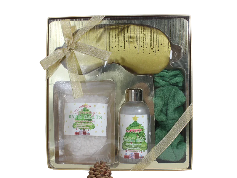 Подарочный набор для рождественского спа-ухода за телом: соль для ванны, пена для ванны, маска для глаз & Полотенце для праздничного отдыха 1